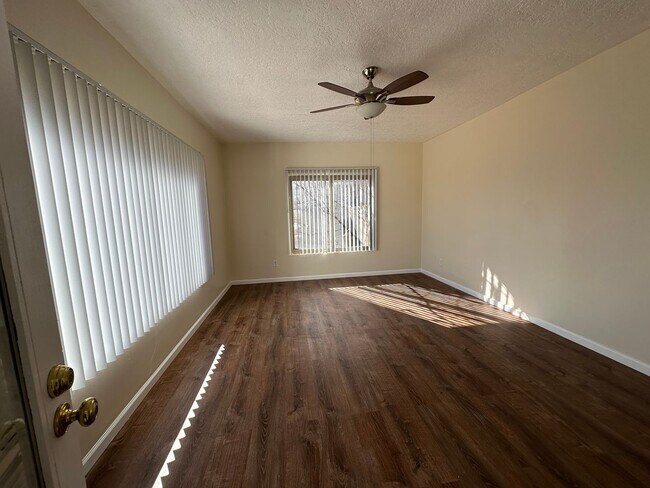 Foto del edificio - Beautifully Remodeled 2 Bed 1 Bath House