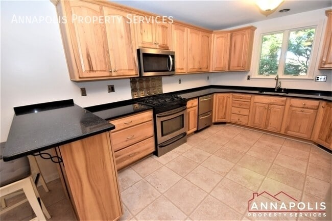 Building Photo - 90 Avondale Cir