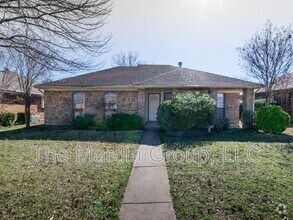 Building Photo - 1520 Mayflower Dr