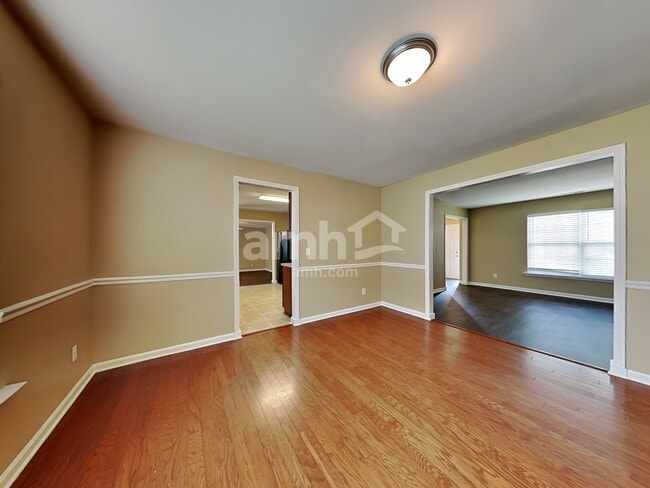 Building Photo - 1008 Golden Crest Drive