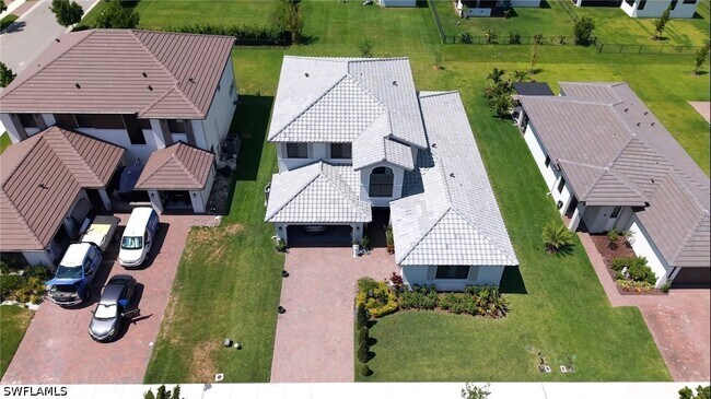 Foto del edificio - 5243 Nevola Ave