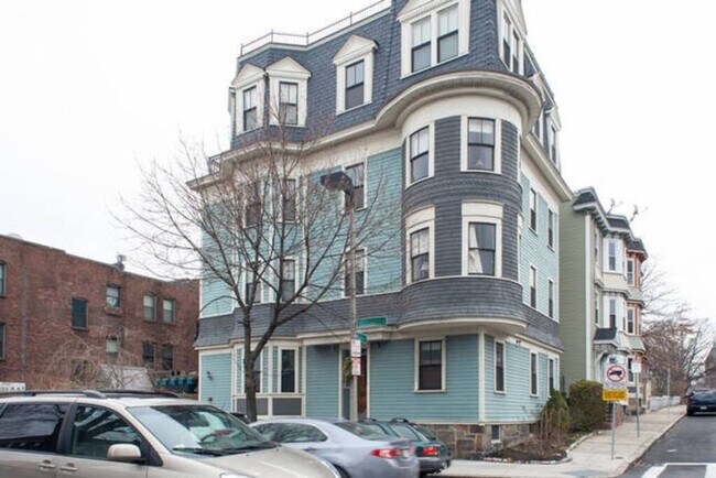 Building Photo - 230 Boston St