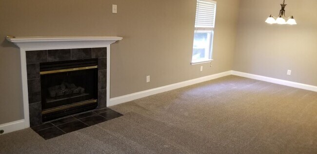 Foto del edificio - 940 E Estates Blvd