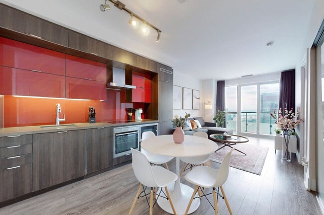 Building Photo - 300 Front St W