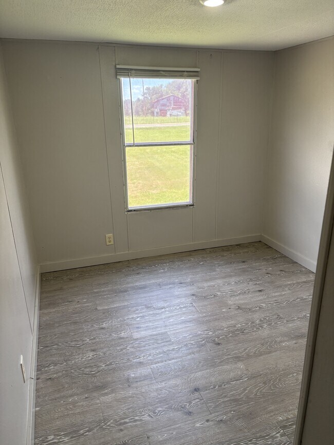 Building Photo - 1294 FM2108
