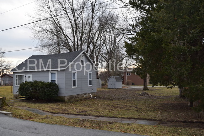 Building Photo - 419 N Howard Greentown