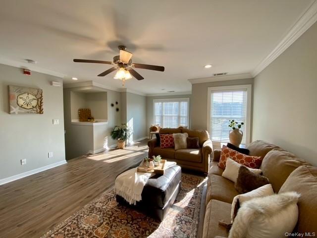 Building Photo - 1301 Vista View Dr