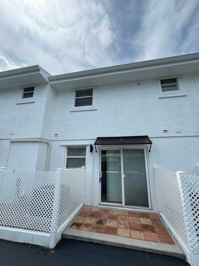 Building Photo - 2829 SW Cornell Ave