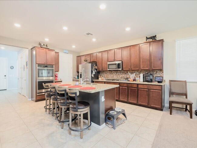 Foto del edificio - 5 Bedroom 3.5 Bathroom ''NextGen'' Lennar ...
