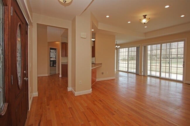 Building Photo - 17888 Mountain Valley Rd