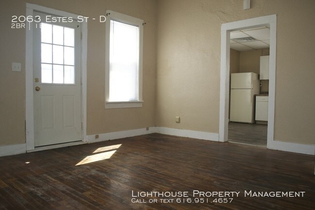 Building Photo - Updated Two Bedroom Apartment in Muskegon