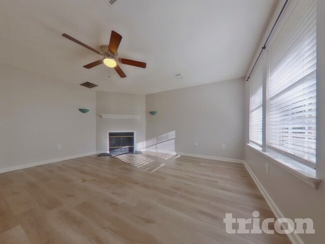 Foto del edificio - 3195 Warrenton Ct