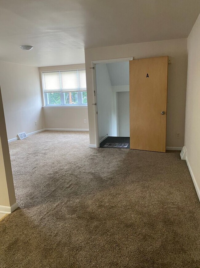 Photo - 3401 Berkley Ave Apartment