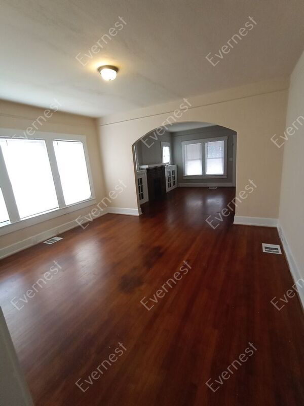 Building Photo - 428 5th Way