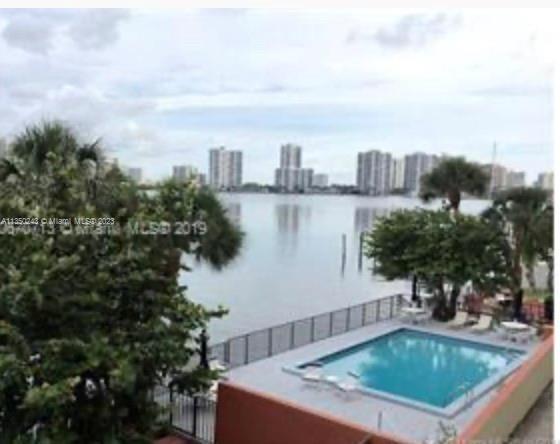 Foto del edificio - 17878 N Bay Rd