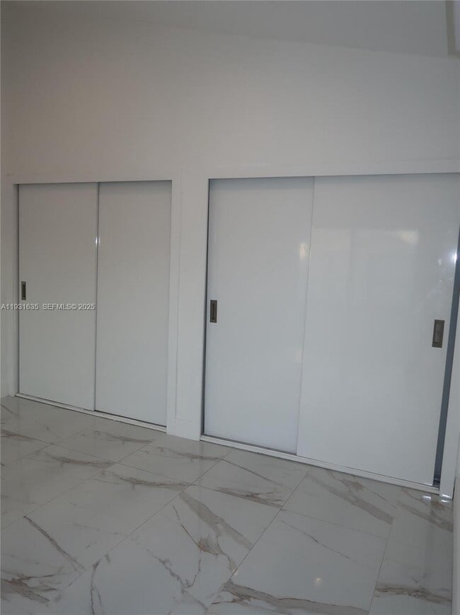 Foto del edificio - 8900 NW 33rd Ave