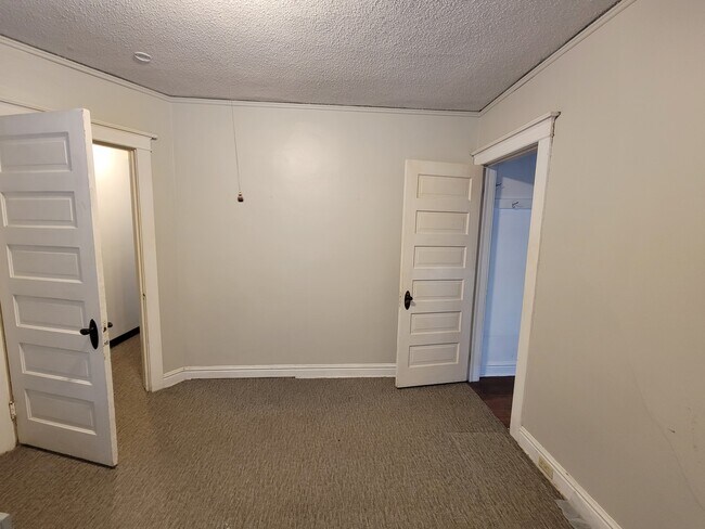 Foto del edificio - 931 E 6th St