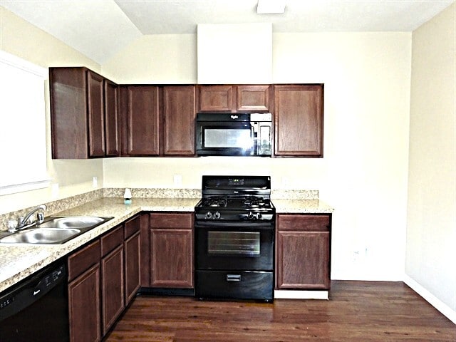 Building Photo - 5911 Brenwood Trails Ln