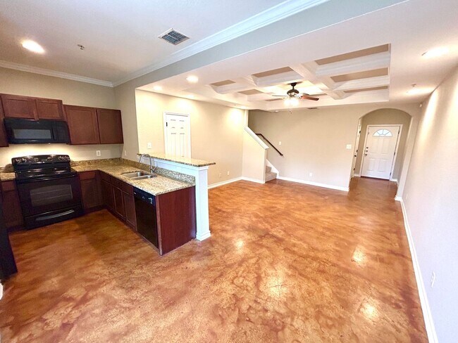 Building Photo - Updated 3BD/2.5BA Two-Story Duplex with New Carpet & Fenced Yard!