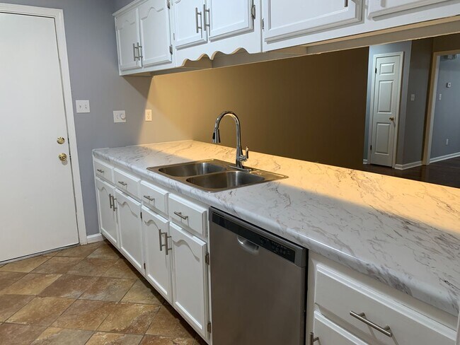 Foto del edificio - 5412 Leaning Oak Dr