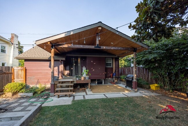 Building Photo - 2711 SE 62nd Ave