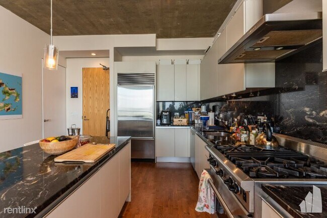 Foto del edificio - 644 N Orleans St
