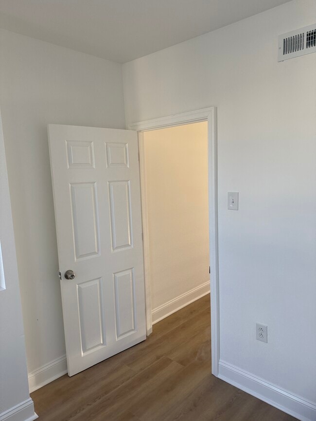 Foto del edificio - 2431 N Bancroft St