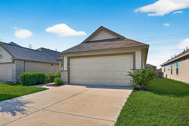 Building Photo - 17227 Quiet Song Ct