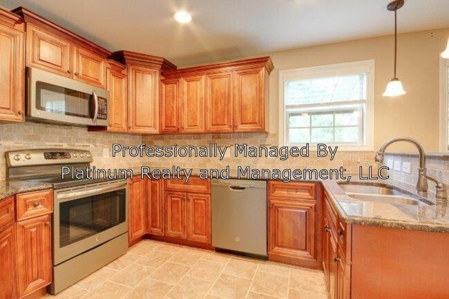 Building Photo - 1484 Amberly Dr