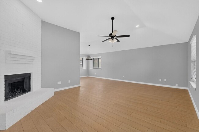 Building Photo - Renovated Home In Rowlett Ready For Move-In