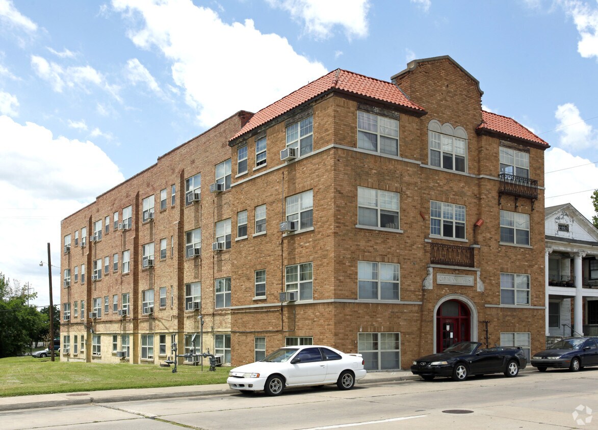 Primary Photo - Cheyenne Arms Apartments