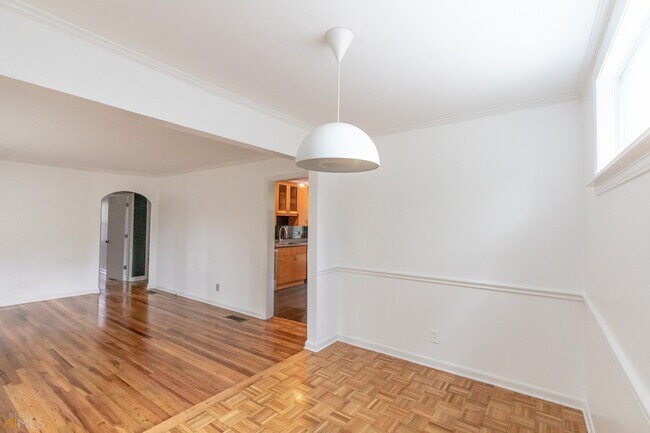 Building Photo - 618 Scott Cir