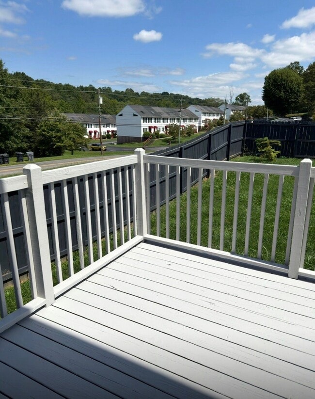 Building Photo - 105 Boardwalk