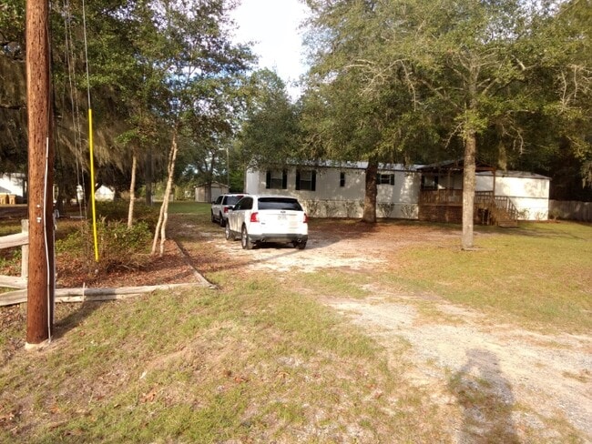 Building Photo - 414 Fox Bow Dr