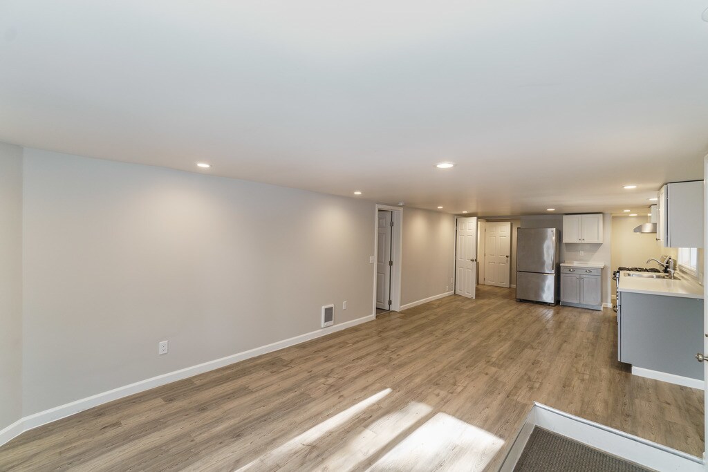 Primary Photo - 1528 Mozart St
