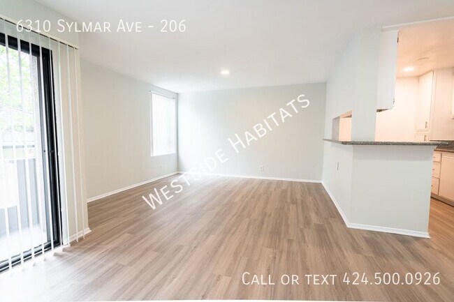 Foto del edificio - 6310 Sylmar Ave