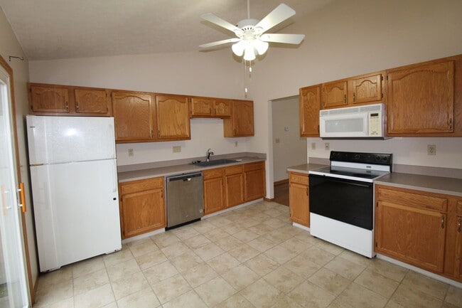 Building Photo - Two Bedroom Apartment