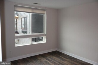 Building Photo - 145 Riverhaven Dr