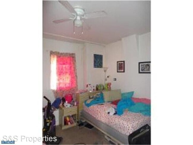 Foto del edificio - 2 br, 1 bath Apartment - 2620 Poplar Street