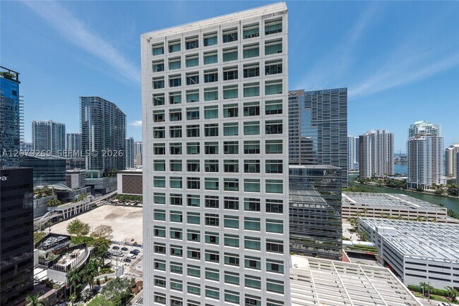 Foto del edificio - 950 Brickell Bay Dr