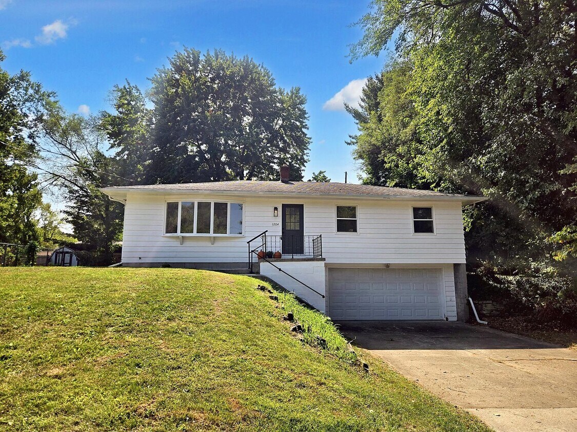 Foto principal - 1204 Applecroft Ave