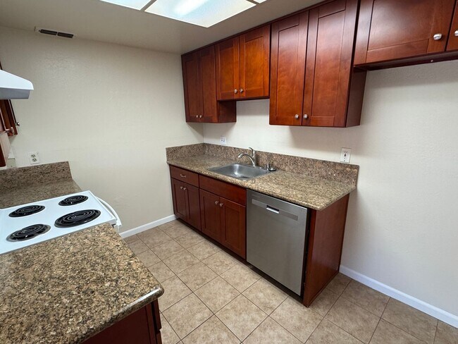 Foto del edificio - Duplex for Rent – Citrus Heights, CA