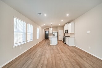 Building Photo - 17586 Rosette Grass Dr