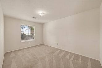 Building Photo - 19119 Yaupon Ranch Dr