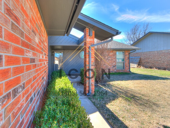 Photo - 8804 NW 92nd St House