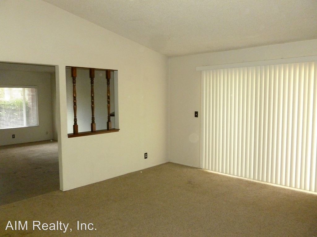 Foto principal - 2 br, 2 bath House - 2806 SOUTH WHITNEY BLVD
