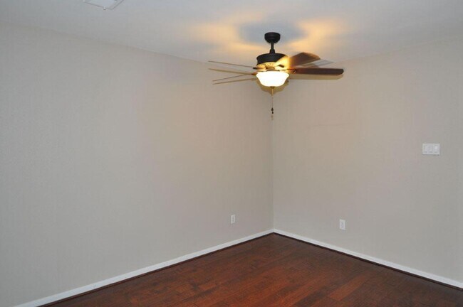 Foto del edificio - 14107 Misty Meadow Ln