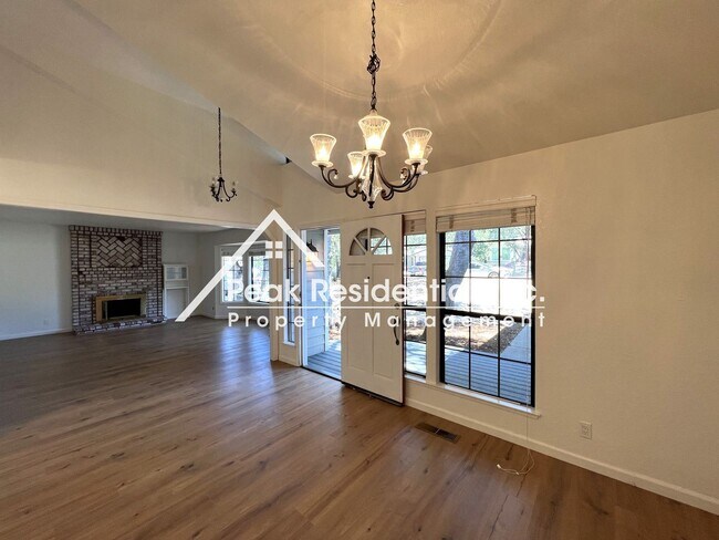 Foto del edificio - 3 br, 2 bath House - 2778 King Edward Dr