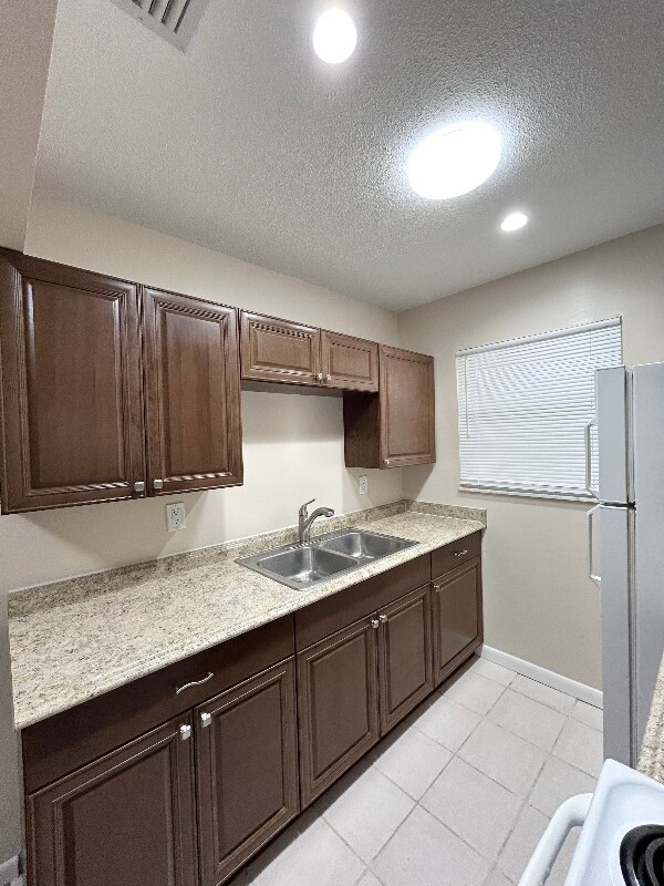 Building Photo - 1611 Green Ln