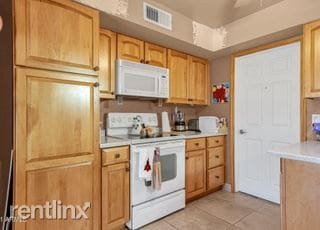 Building Photo - 2 br, 2 bath House - 3003 S Country Club Way